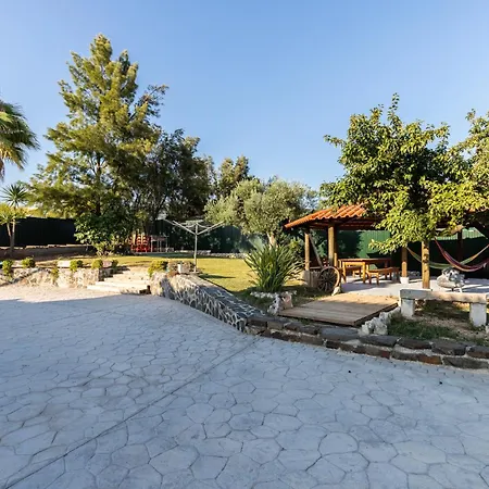Vivenda V5 With Swimming Pool, Garden And Park Tatil Evi