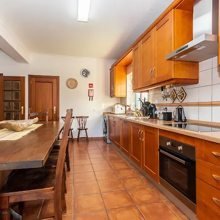 Vivenda V5 With Swimming Pool, Garden And Park Holiday home *