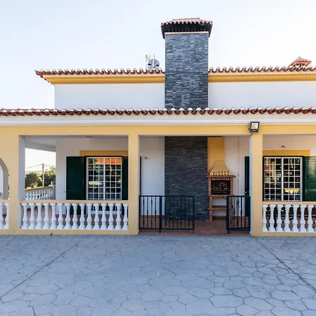 Vivenda V5 With Swimming Pool, Garden And Park Holiday home