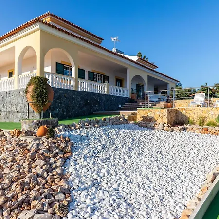 Vivenda V5 With Swimming Pool, Garden And Park *