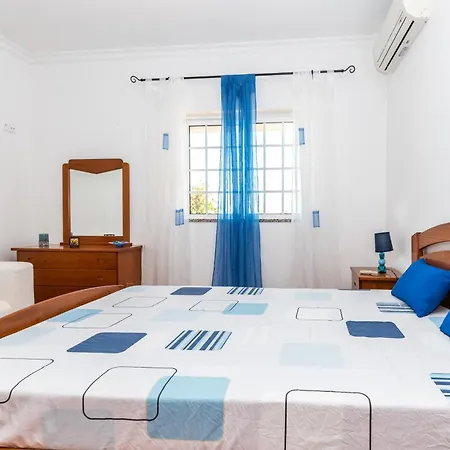 Vivenda V5 With Swimming Pool, Garden And Park Casa de Férias *